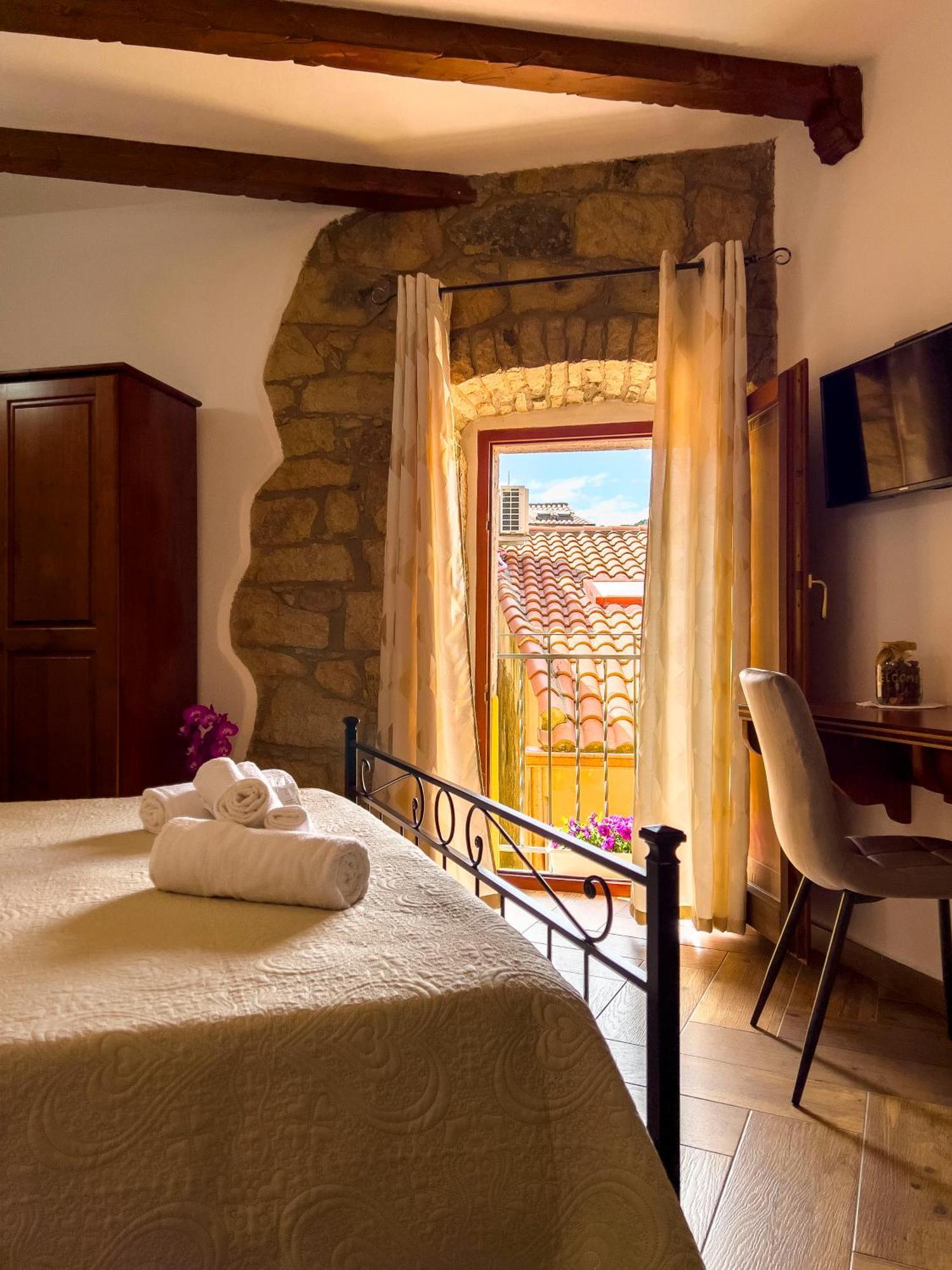 La Torre Del Pozzo Guest House Bosa Ngoại thất bức ảnh