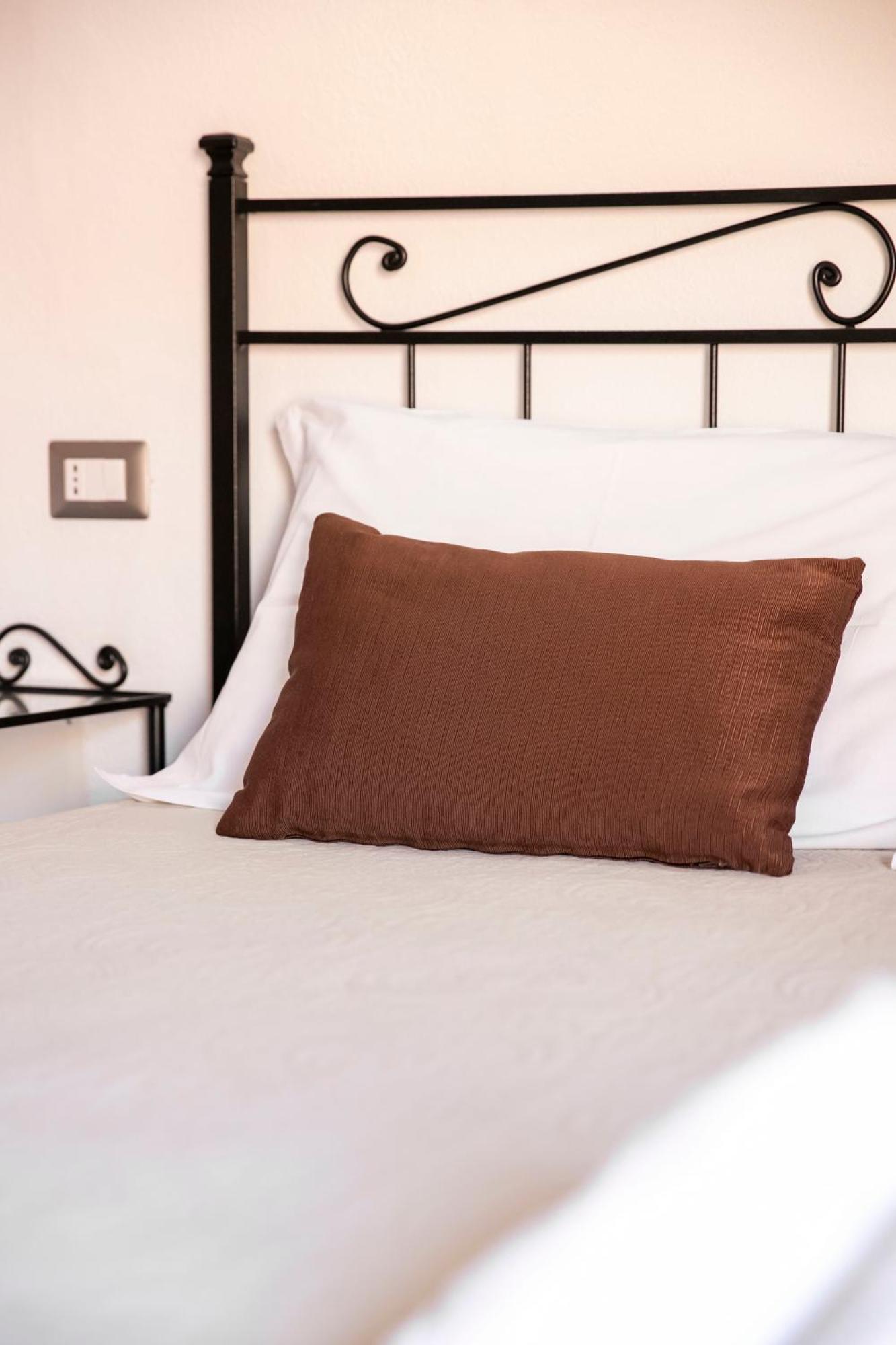 La Torre Del Pozzo Guest House Bosa Ngoại thất bức ảnh